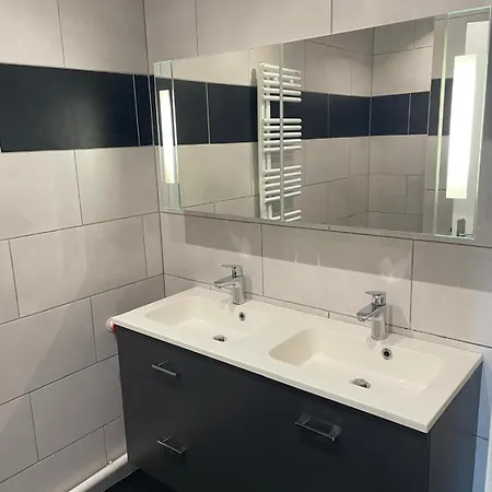 Beaux Arts - 2 Chambres, Parking, Balcon, Climatisation Et Piscine مونبيلييه