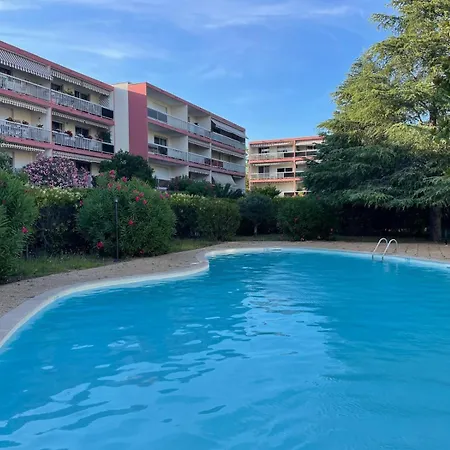 Beaux Arts - 2 Chambres, Parking, Balcon, Climatisation Et Piscine Apartment *