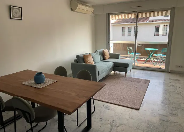 Beaux Arts - 2 Chambres, Parking, Balcon, Climatisation Et Piscine * Монпелье