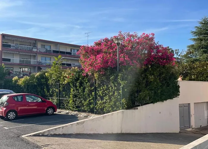 Beaux Arts - 2 Chambres, Parking, Balcon, Climatisation Et Piscine